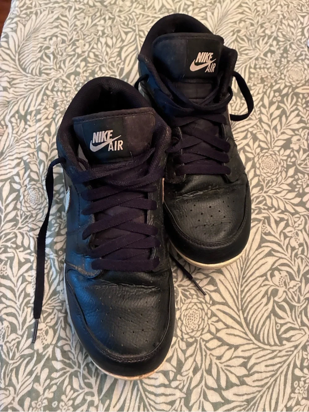 Nike Men’s Black Low-Top baseball cleats